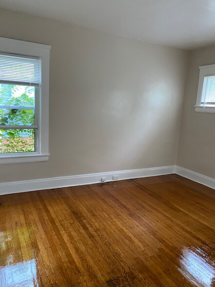 Primary Photo - 3250 Clarendon Rd