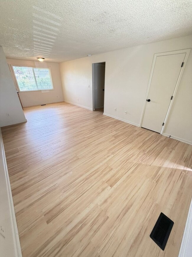 Building Photo - Newly Remodeled 2 Bedroom with Fenced yard!