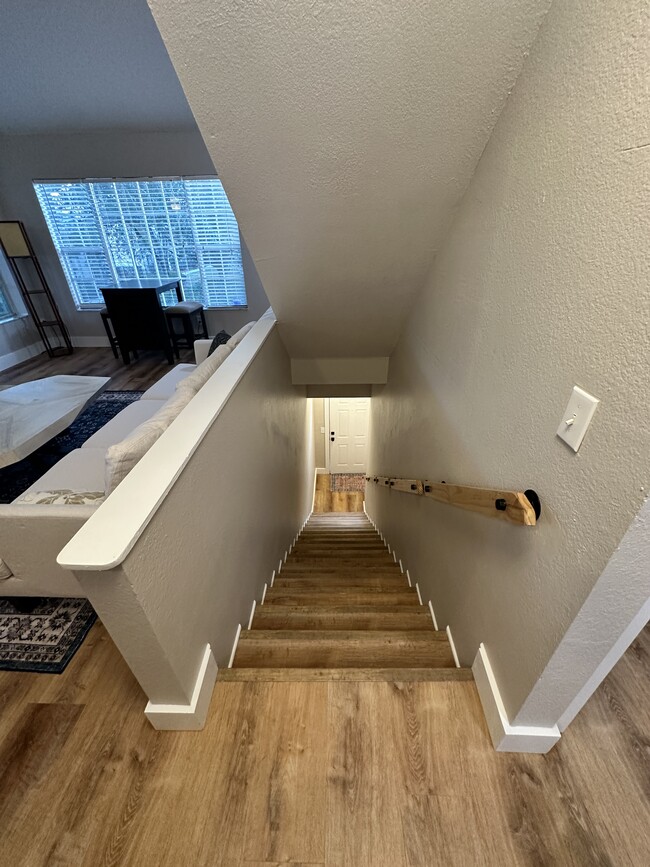 Building Photo - 13703 Richmond Park Dr N