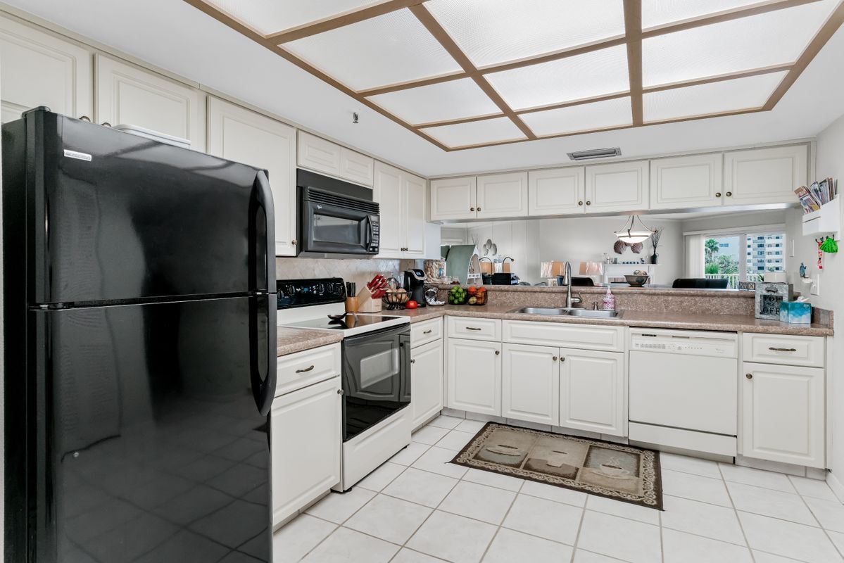 Building Photo - 18400 Gulf Blvd