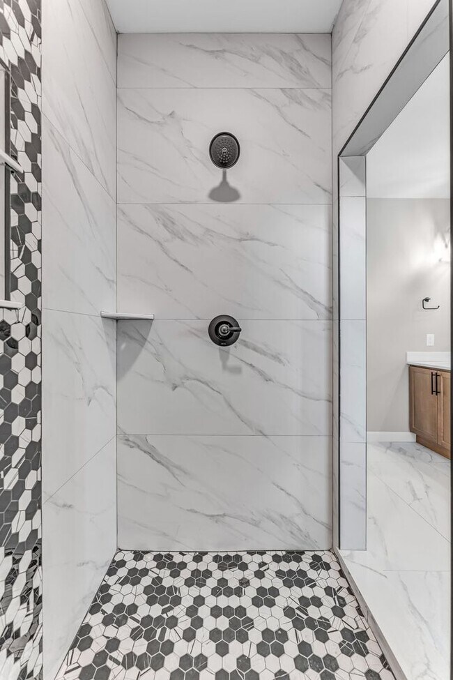 Building Photo - Italian Estates Property Management