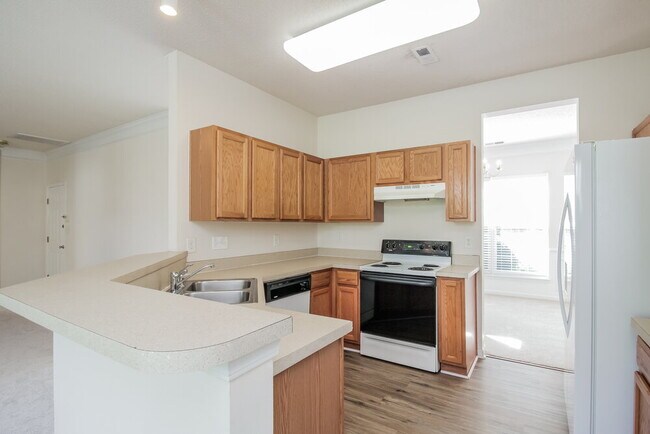 Building Photo - 12529 Oakton Hunt Dr