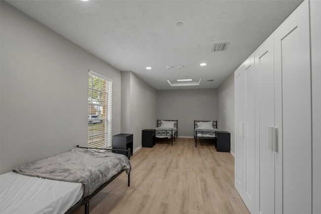 Building Photo - 22114 Merrymount Dr