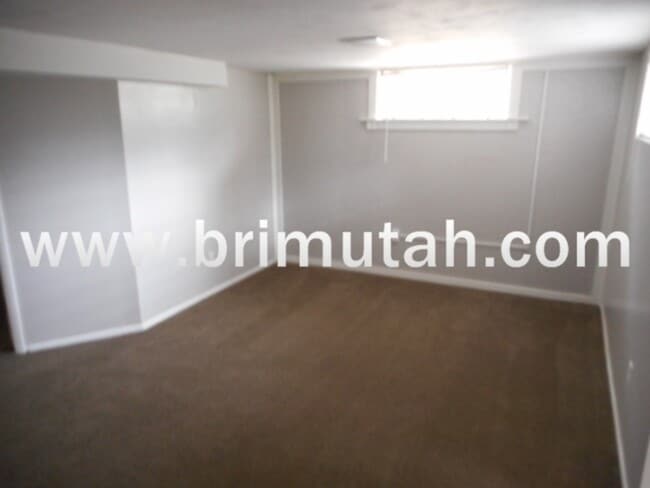 Building Photo - 2637 S Kenwood St