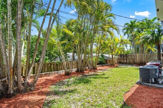 Building Photo - 45 NE 24th St