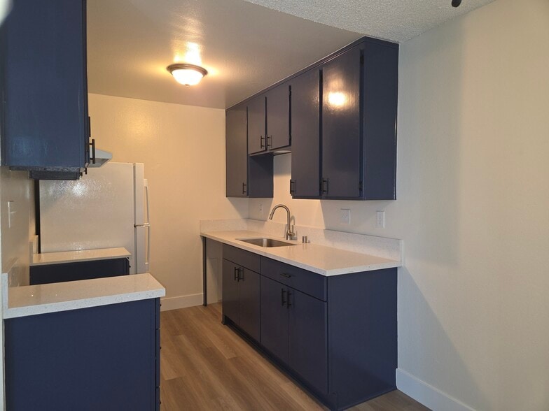 Upgraded new dishwasher, stove and refrigerator - 5530 Ackerfield Ave