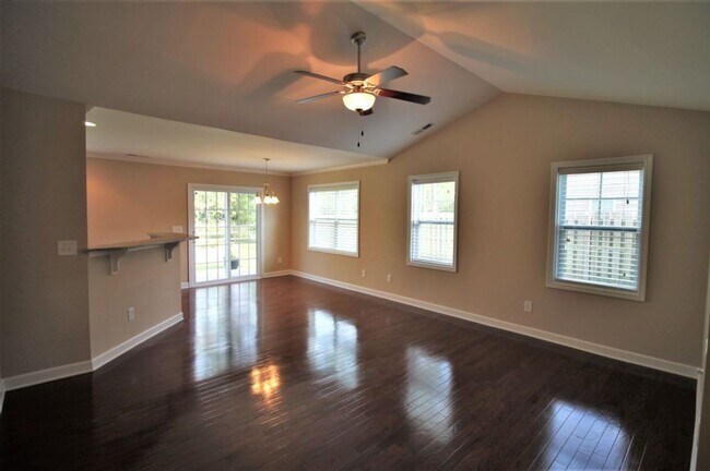 Building Photo - Great Home in Everett's Creek- 3Bed/2Bath with Fenced Yard