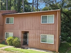 Building Photo - 966 Pine Hollow Rd