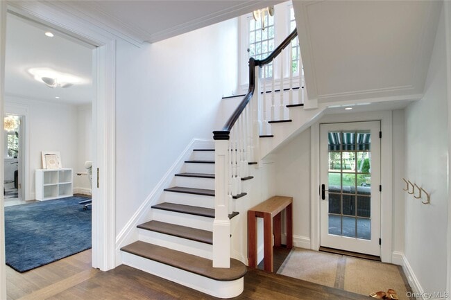 Building Photo - 22 Westbury Rd