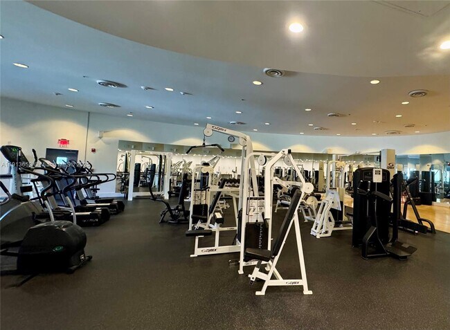 Building Photo - 5600 Collins Ave