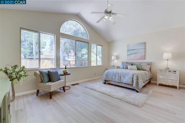 Building Photo - WONDERFUL SINGLE STORY DISCOVERY BAY CUL DE SAC LOCATION! COMPLETELY REMODELED HOME!!