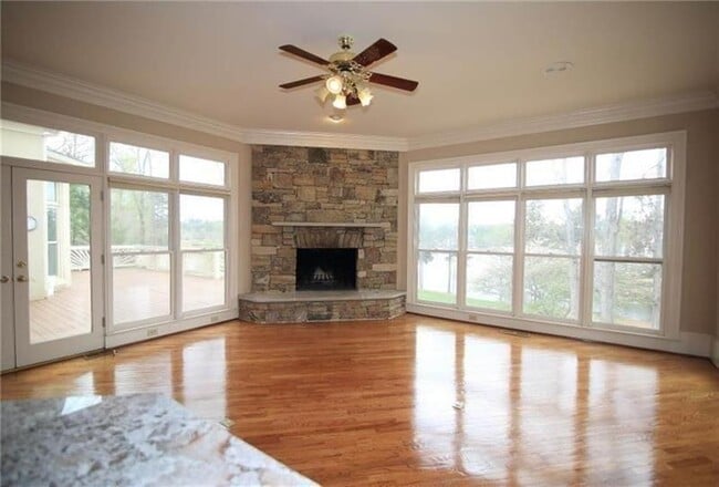 Building Photo - 2737 Tarva Pl