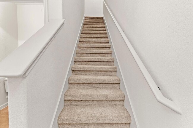 Building Photo - 1620 Bryant Dr