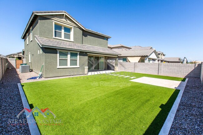 Building Photo - 15075 W McKinley St