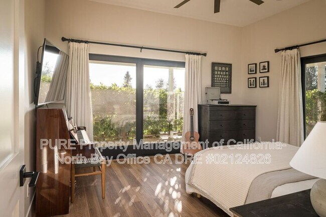 Building Photo - 202 Petersen Ln