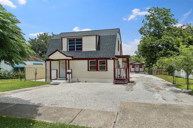 Building Photo - 510 Munger St
