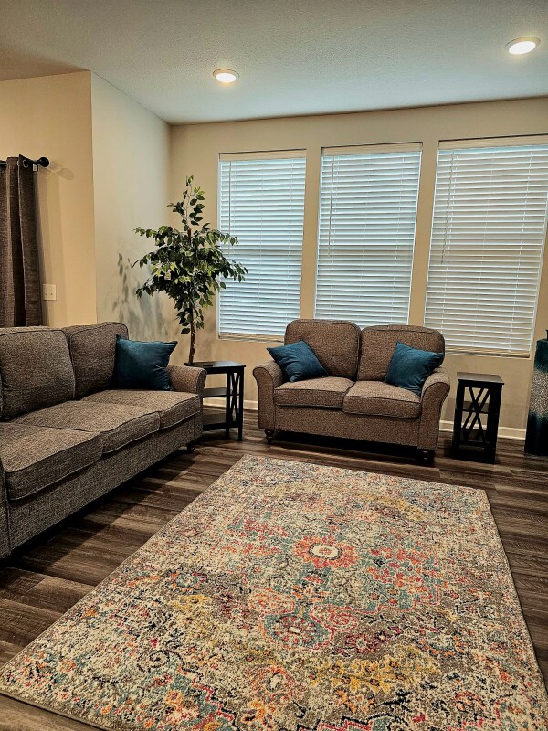 Building Photo - 17904 Giants Wy