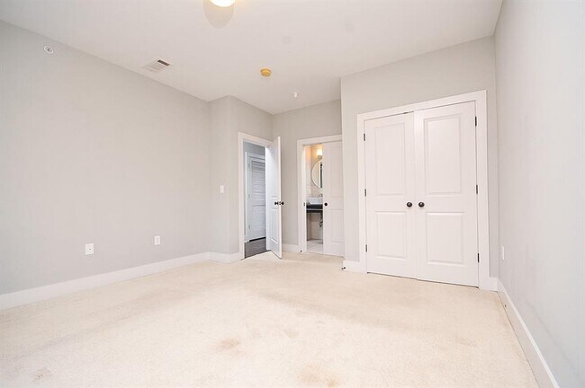 Building Photo - 1300 DeKalb Ave NE