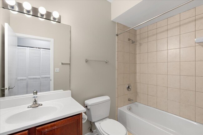 Building Photo - 803 E 41st St
