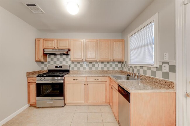 Building Photo - 4311 Ione St