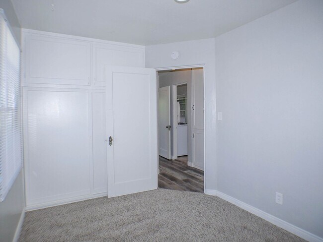 Building Photo - Charming Ocean Beach Home!