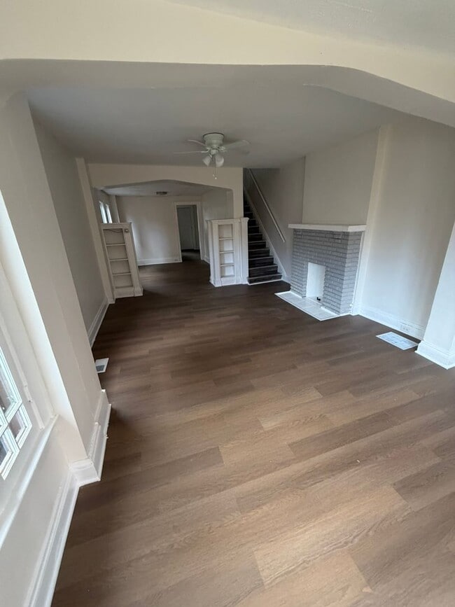 Building Photo - 3242-3242 Sycamore Rd