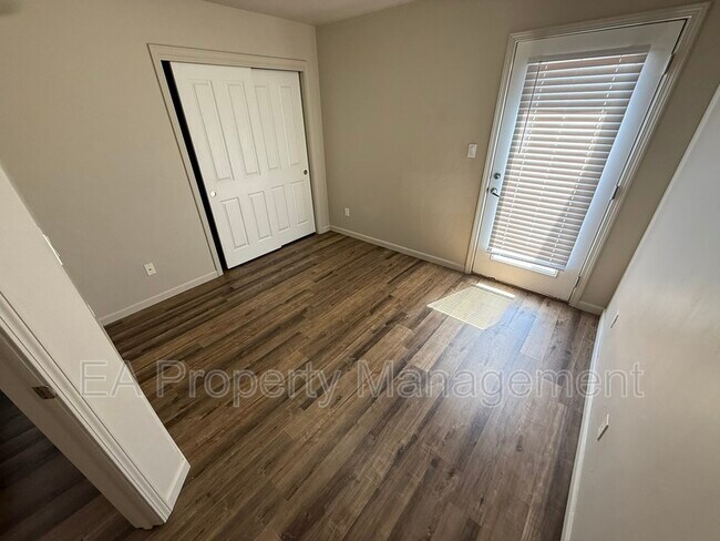 Building Photo - 927 Tieran Ct NE