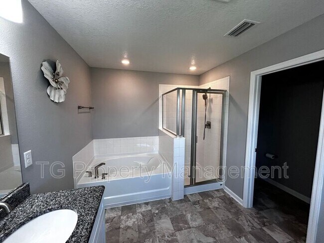 Building Photo - 11646 Pacific Dogwood Ct