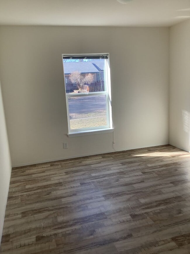 Building Photo - New 3 bedroom, 2 bath home