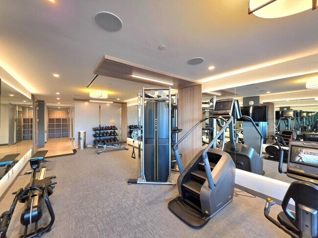 Building Photo - 737 Swann Ave