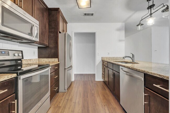 Building Photo - 3 bed 2 bath home for rent in Killearn