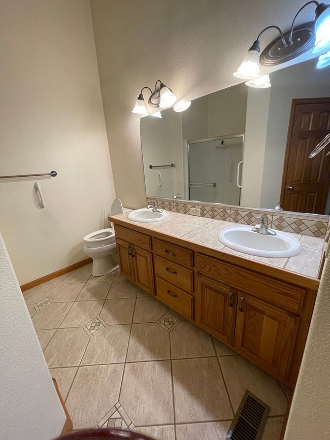 Building Photo - Beautiful 4 bedroom home in West Greeley a...