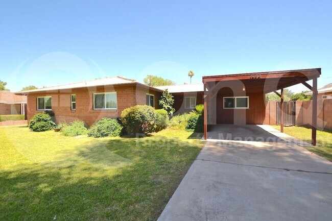 Building Photo - 1930 E Solano Dr