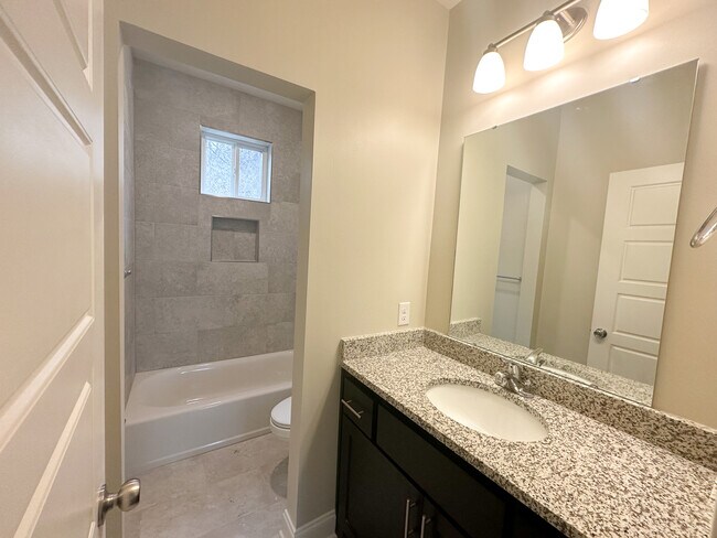 Building Photo - 5214 Donlyn Ln