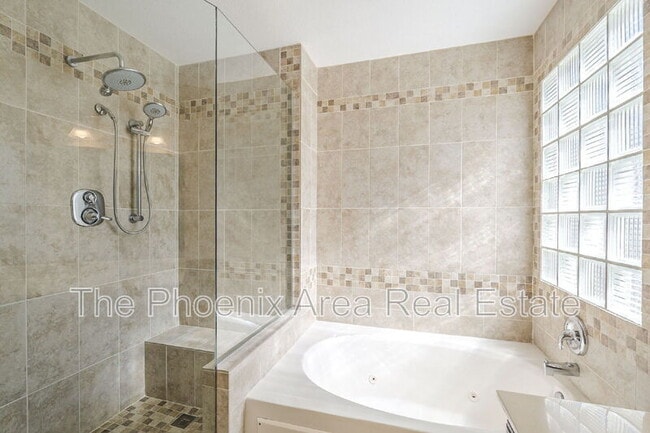 Building Photo - 3761 S Hawthorn Dr