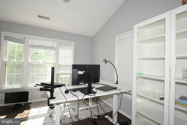 Building Photo - 556 Winding Rose Dr