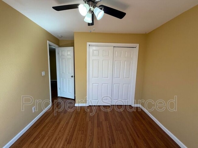 Building Photo - 524 E Krell Ln