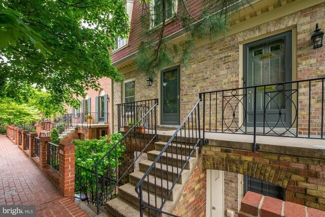 Primary Photo - 1624 Belmont St NW