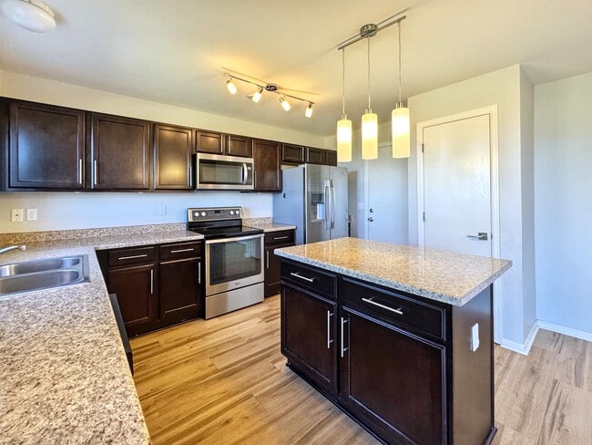 Building Photo - 24977 E Lake Dr