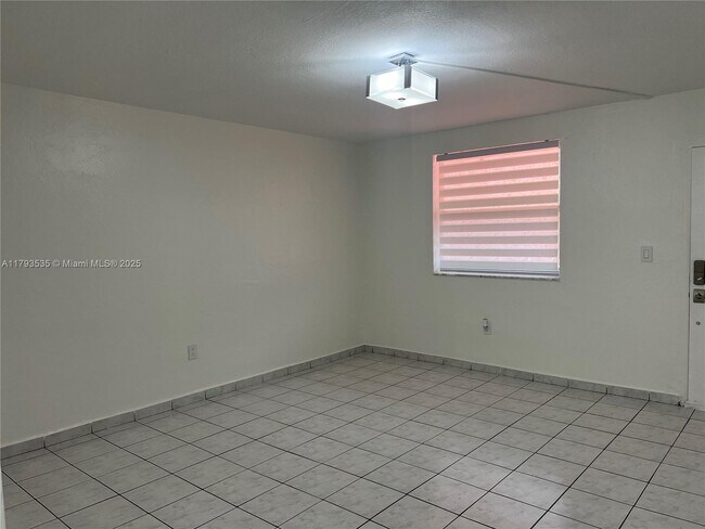 Building Photo - 4655 Palm Ave