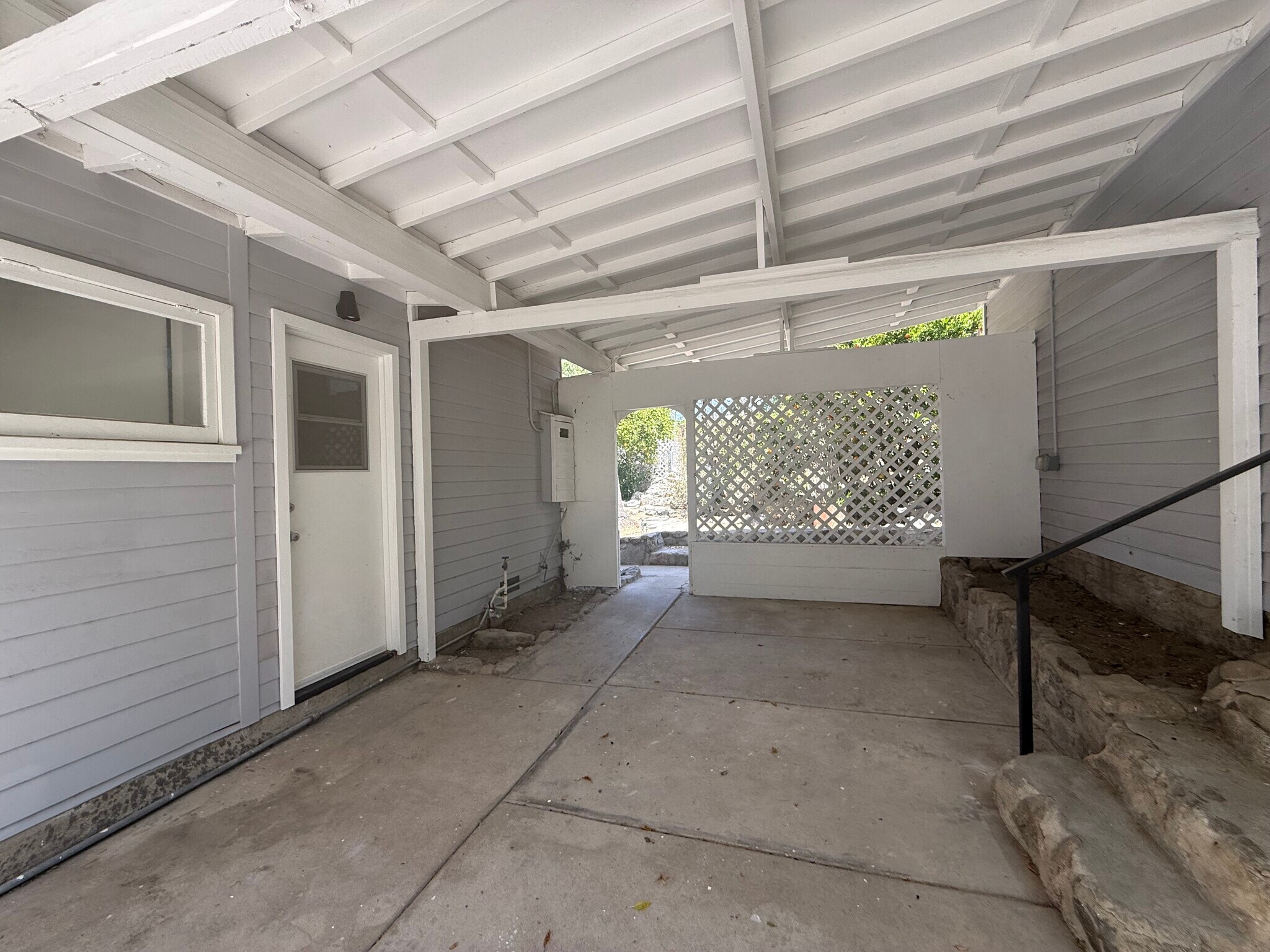 Building Photo - 10260 Marcus Ave