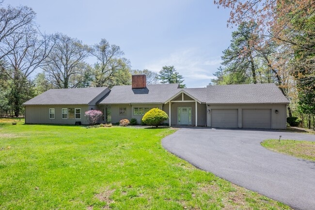 Primary Photo - 23 Vine Hill Rd