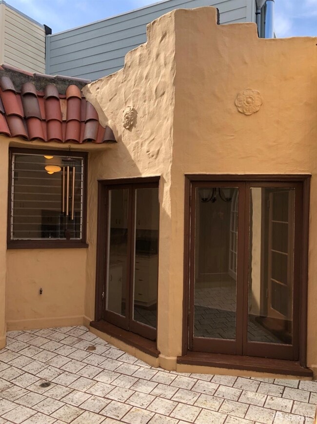 Building Photo - 1537 34th Ave