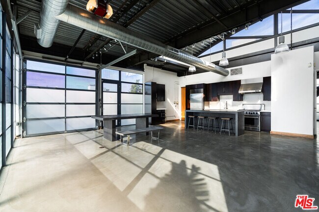 Building Photo - 1534 17th St