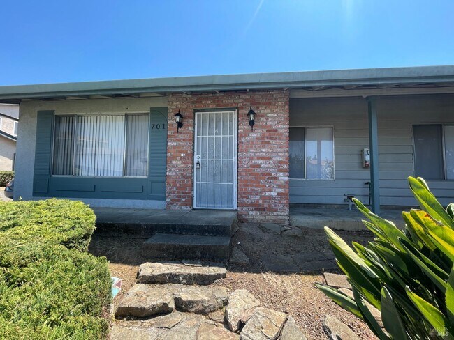 Building Photo - 701 Pope Dr