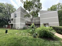 Building Photo - 1605 Merry Oaks Rd