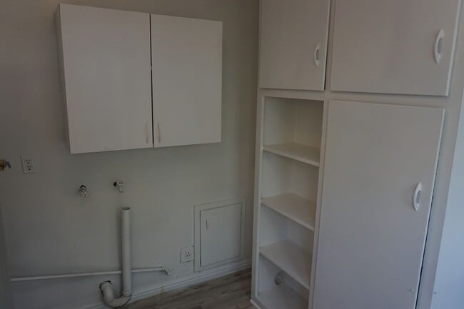Building Photo - 3543 Valley Heights Dr