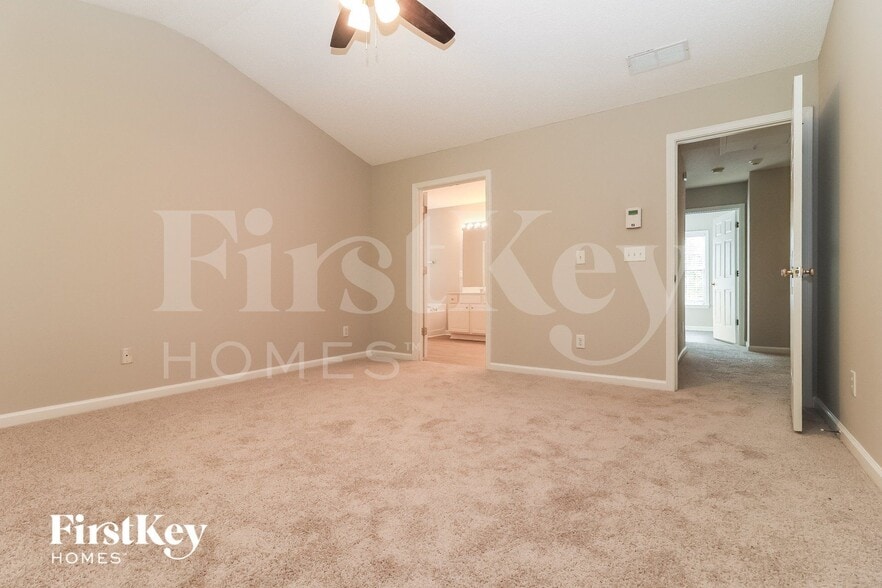 Building Photo - 4006 Maple Ridge Ln NW