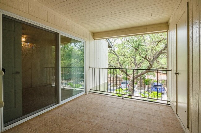 Building Photo - 100 Lorenz Rd