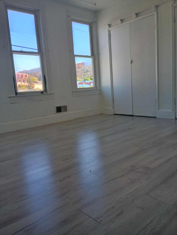 Building Photo - 740 N Mechanic St